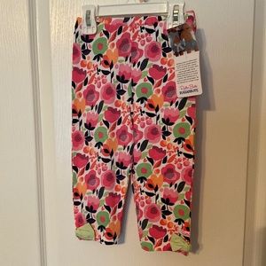 New Ruffle Butts Bow Detail Capri Leggings in “My Best Bud” Size 4T/5